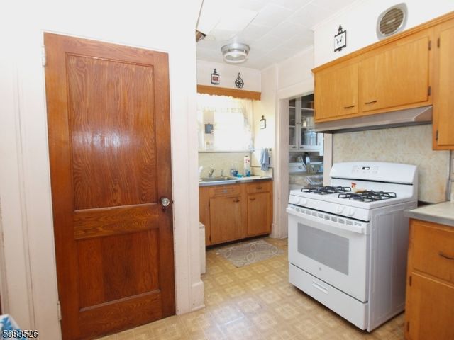 48 Caroline Ave, Pequannock Twp., NJ 07444