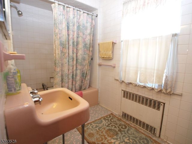 48 Caroline Ave, Pequannock Twp., NJ 07444