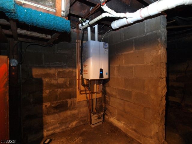 48 Caroline Ave, Pequannock Twp., NJ 07444