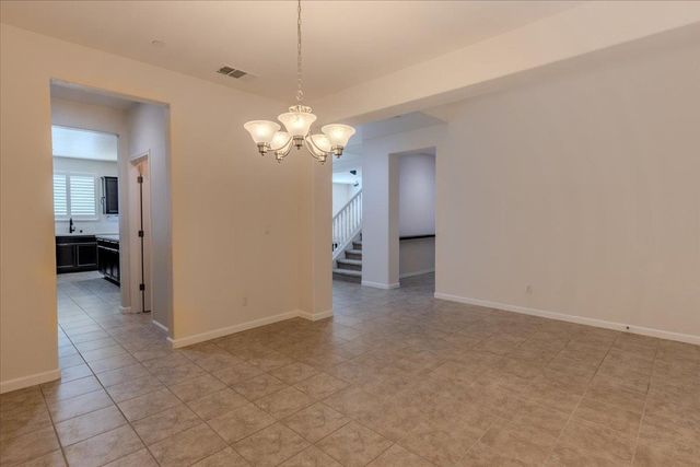 870 Storybook St, Manteca, CA 95337