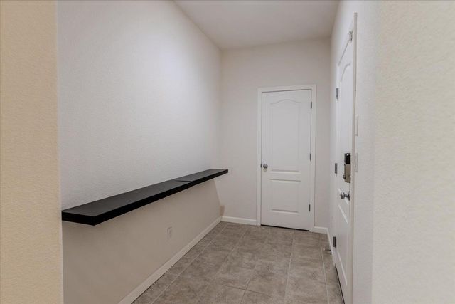 870 Storybook St, Manteca, CA 95337