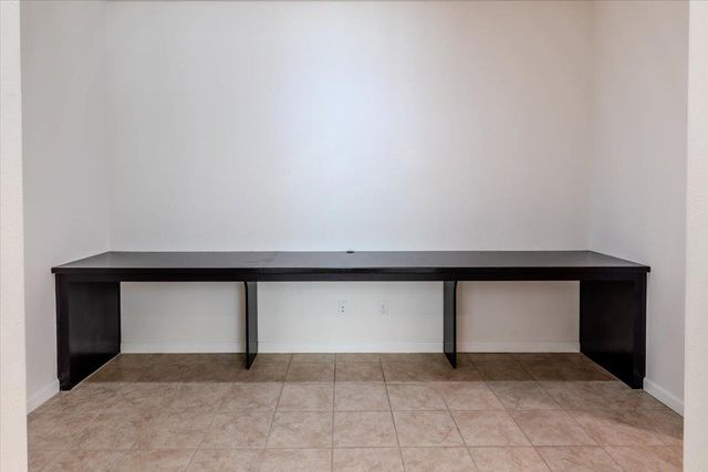 870 Storybook St, Manteca, CA 95337