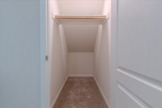 870 Storybook St, Manteca, CA 95337