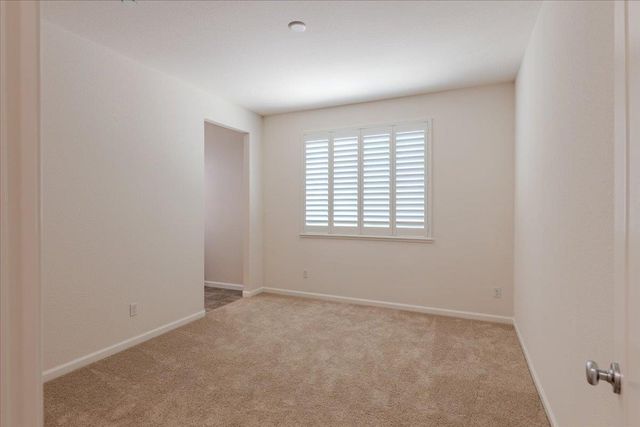 870 Storybook St, Manteca, CA 95337