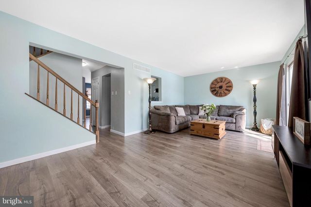 203 ZIEGLERVILLE RD, Schwenksville, PA 19473