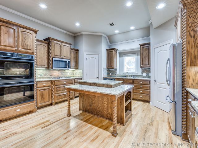 14850 S Vandalia Avenue, Bixby, OK 74008