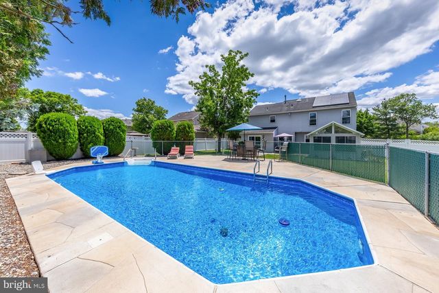 24 HOLLYBUSH DR, Glassboro, NJ 08028