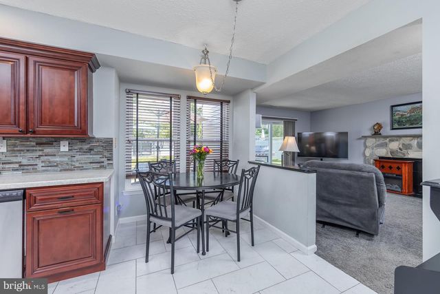 24 HOLLYBUSH DR, Glassboro, NJ 08028