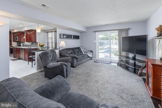 24 HOLLYBUSH DR, Glassboro, NJ 08028