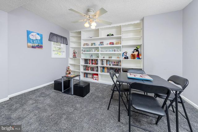 24 HOLLYBUSH DR, Glassboro, NJ 08028