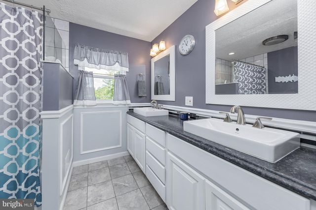 24 HOLLYBUSH DR, Glassboro, NJ 08028