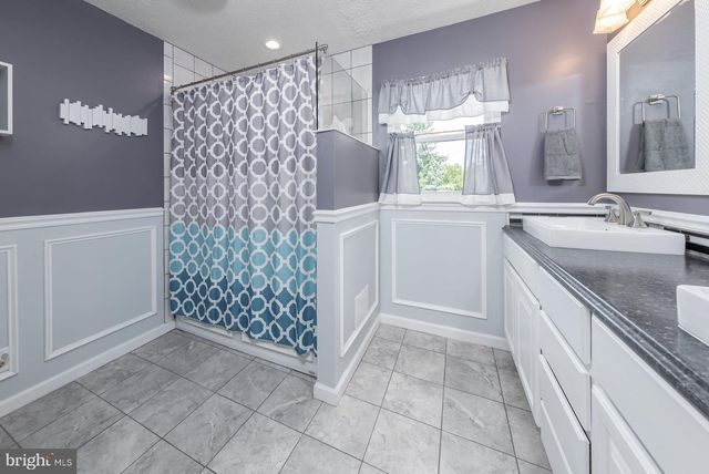 24 HOLLYBUSH DR, Glassboro, NJ 08028