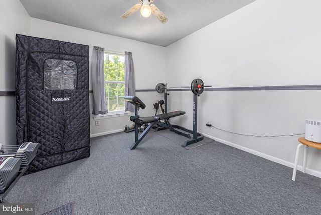 24 HOLLYBUSH DR, Glassboro, NJ 08028