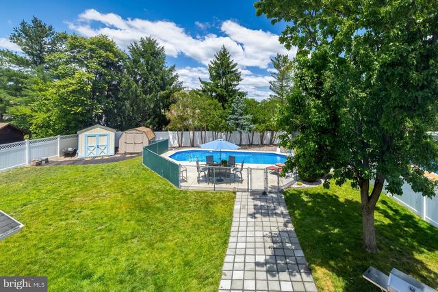 24 HOLLYBUSH DR, Glassboro, NJ 08028