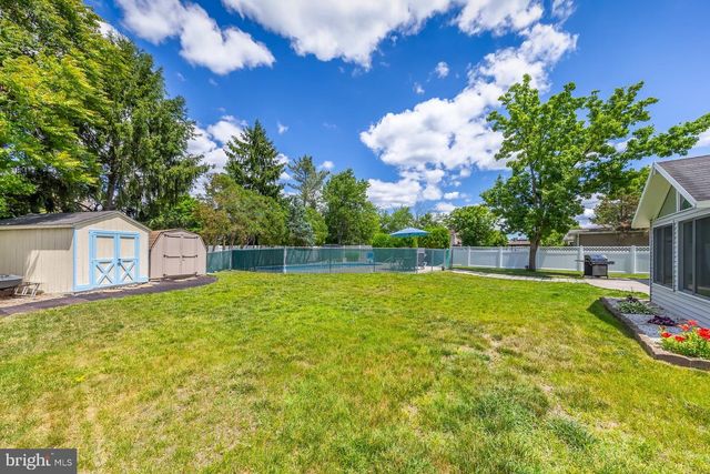 24 HOLLYBUSH DR, Glassboro, NJ 08028