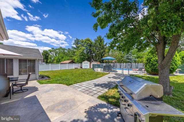 24 HOLLYBUSH DR, Glassboro, NJ 08028