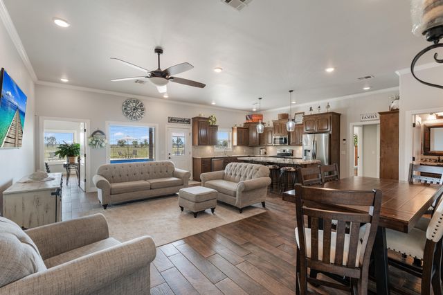 62717 E 280 Road, Grove, OK 74344