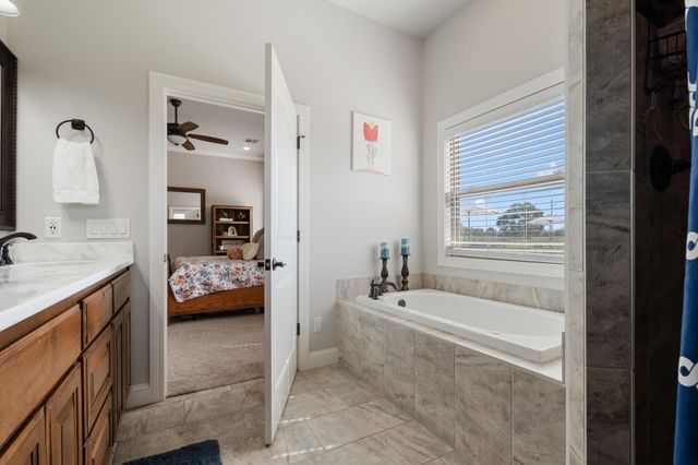 62717 E 280 Road, Grove, OK 74344