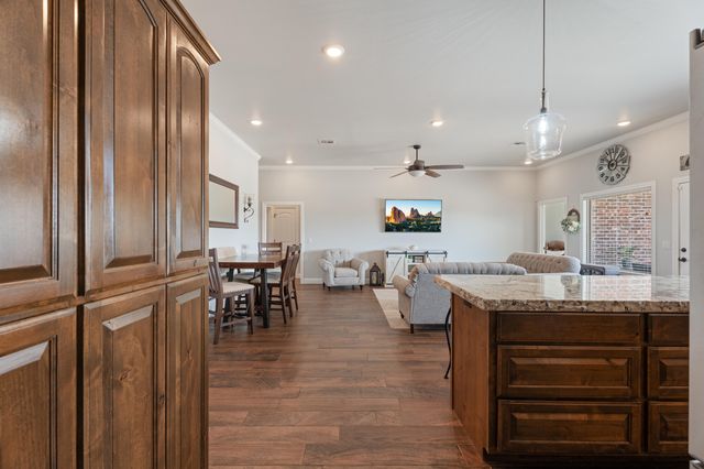 62717 E 280 Road, Grove, OK 74344