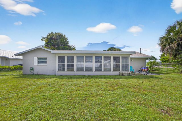 607 SE Forgal Street, Port St Lucie, FL 34983