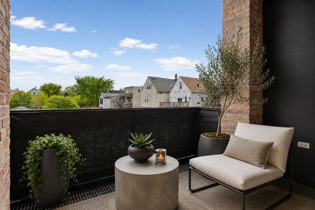 1820 N SPAULDING Avenue 208, Chicago, IL 60647