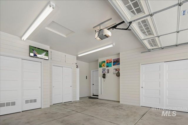 6119 N Farleigh Ave, Meridian, ID 83646