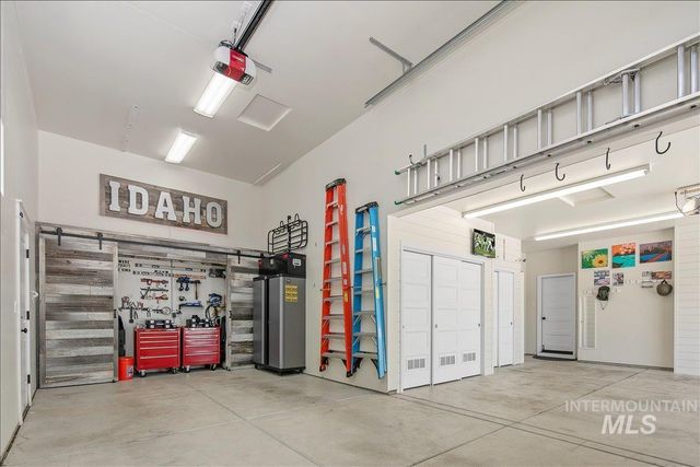 6119 N Farleigh Ave, Meridian, ID 83646