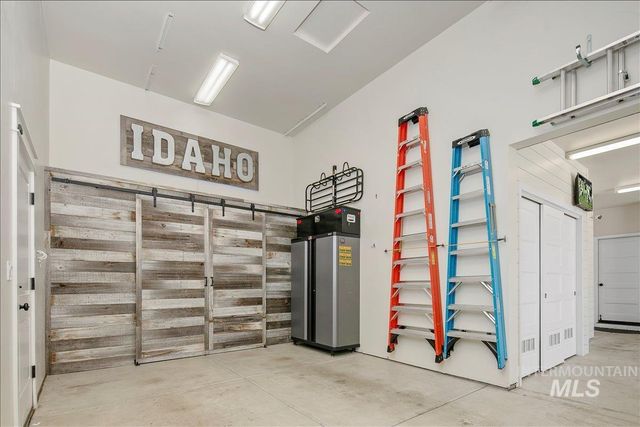 6119 N Farleigh Ave, Meridian, ID 83646