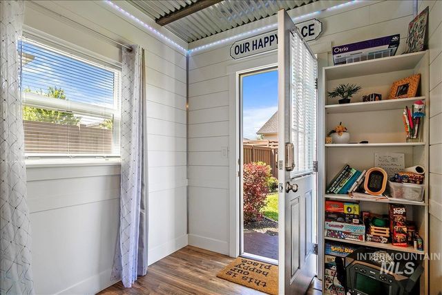 6119 N Farleigh Ave, Meridian, ID 83646