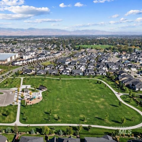 6119 N Farleigh Ave, Meridian, ID 83646