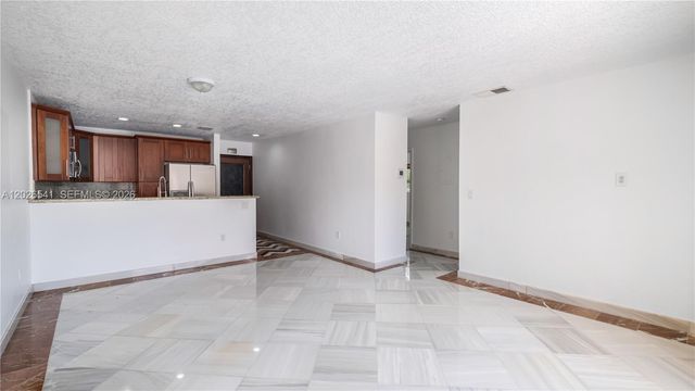 4390 W 12th Lane 18B, Hialeah, FL 33012