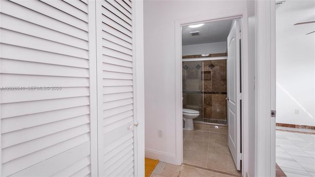 4390 W 12th Lane 18B, Hialeah, FL 33012