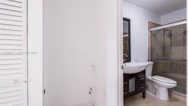 4390 W 12th Lane 18B, Hialeah, FL 33012
