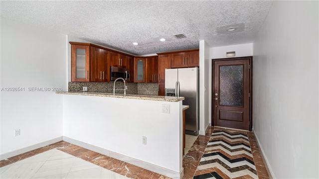 4390 W 12th Lane 18B, Hialeah, FL 33012