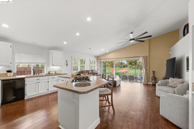 2212 Colonial Ct, Discovery Bay, CA 94505