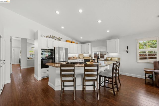 2212 Colonial Ct, Discovery Bay, CA 94505