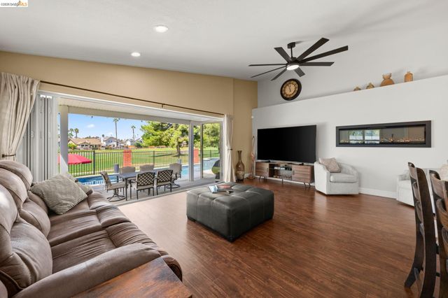 2212 Colonial Ct, Discovery Bay, CA 94505