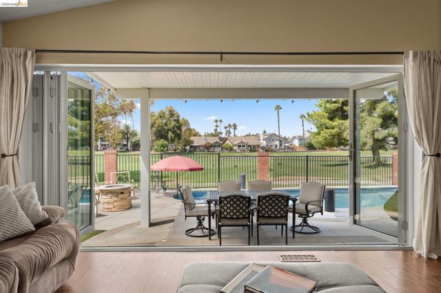 2212 Colonial Ct, Discovery Bay, CA 94505