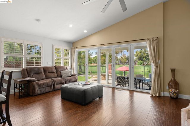 2212 Colonial Ct, Discovery Bay, CA 94505