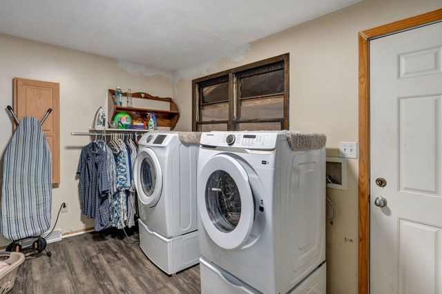 715 S Farm Road 193, Springfield, MO 65809