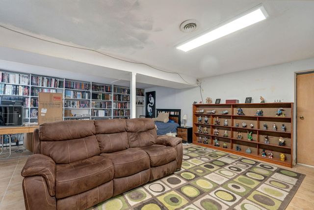 715 S Farm Road 193, Springfield, MO 65809