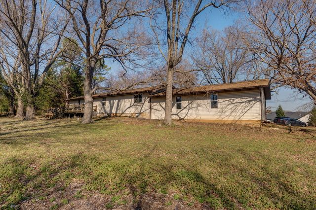 715 S Farm Road 193, Springfield, MO 65809