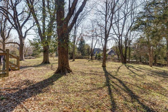 715 S Farm Road 193, Springfield, MO 65809