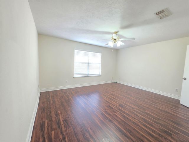 8126 Golf Green Circle, Houston, TX 77036