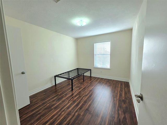 8126 Golf Green Circle, Houston, TX 77036