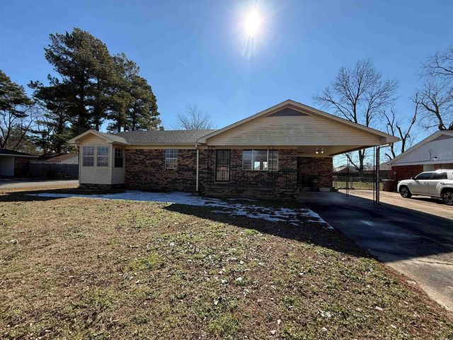 357 Barry St, Wynne, AR 72396