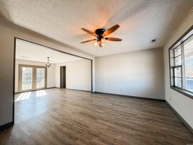 357 Barry St, Wynne, AR 72396