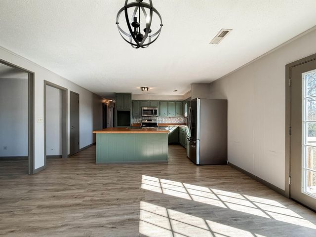 357 Barry St, Wynne, AR 72396