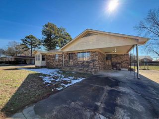 357 Barry St, Wynne, AR 72396