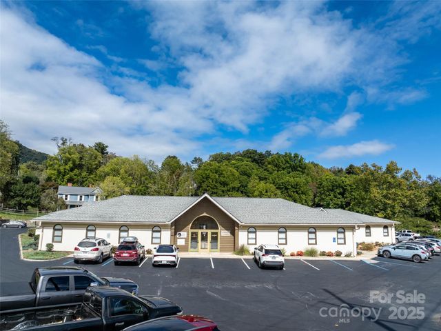 367 Dellwood Road, Waynesville, NC 28786